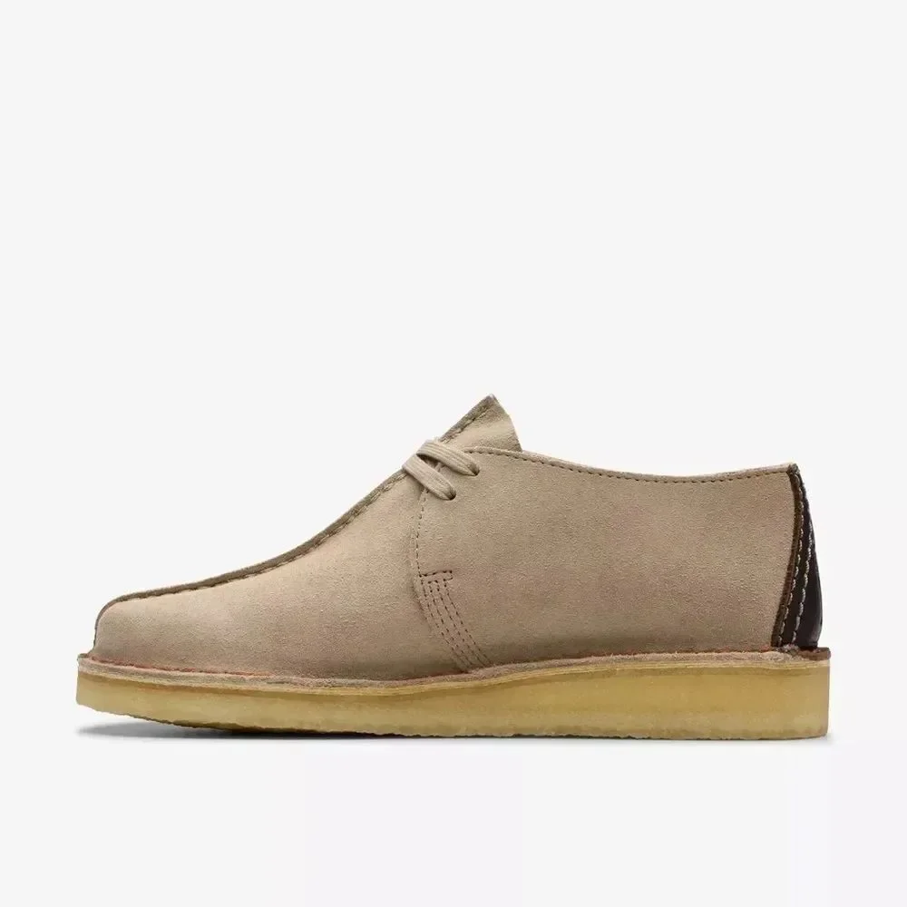 Clarks Men's Beige Suede Desert Trek Chukka Boots in sand suede sz 11.5